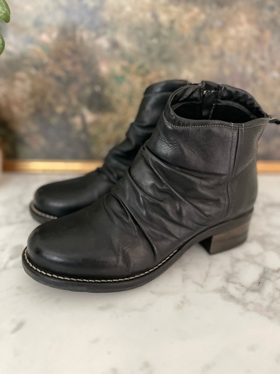 Taos Footwear Shoes - TAOS Ravelle Mid Boot Black Leather Slouchy Womens Size 8-8.5